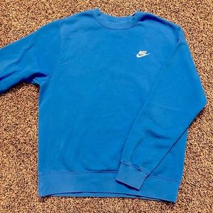 Men’s Nike crew neck in blue and size medium
